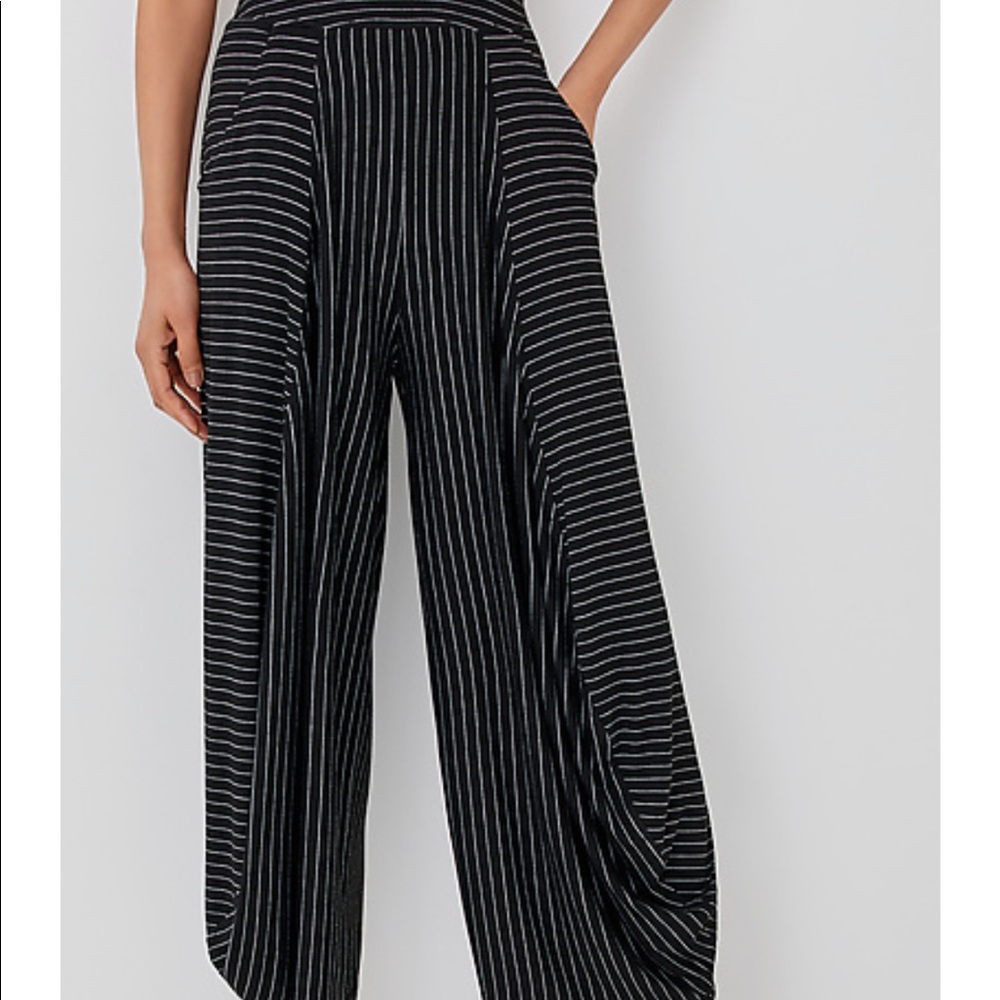Liz Ankle Pant by Comfy USA (knit).  Size M